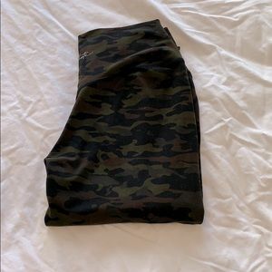 Alphalete camo surface leggings